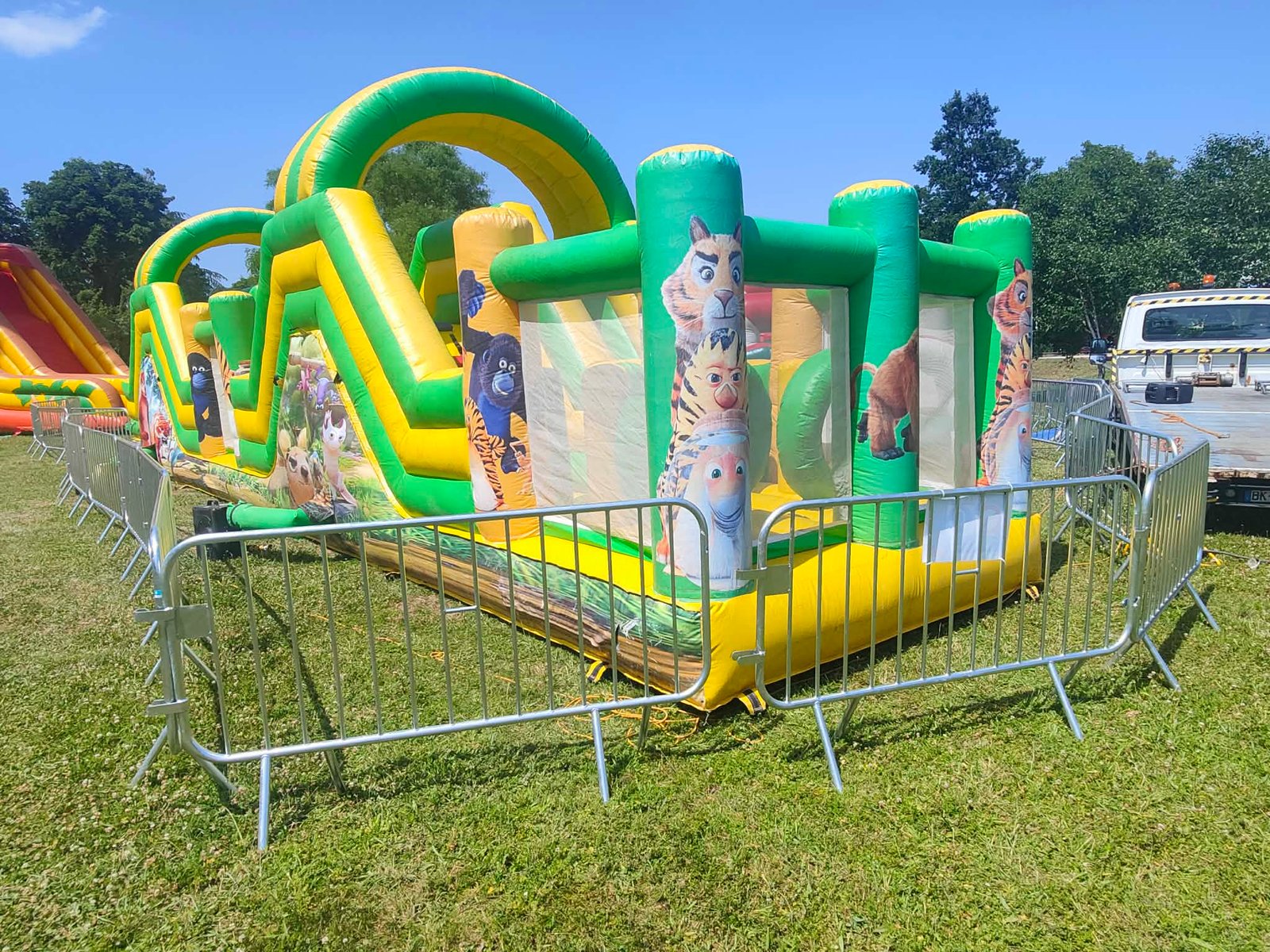 Manège gonflable animaux pour enfants